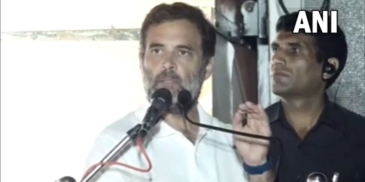 कर्नाटक में राहुल गाँधी में बेरोज़गारी और घोटालों को बीजेपी को घेरा