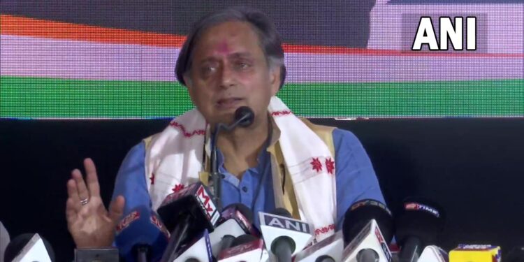 असम में अपने समर्थन में वोट मांगते हुए बोले शशि थरूर, अध्यक्ष कोई भी बने फ़र्क़ नहीं पड़ता