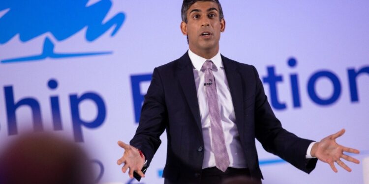 ब्रिटेन की PM लिज ट्रस के इस्तीफा के बाद ऋषि सुनक ने पेश की दावेदारी