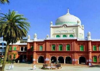 दारूल उलूम देवबंद भी गैर मान्यता प्राप्त मदरसों की सूची में शामिल