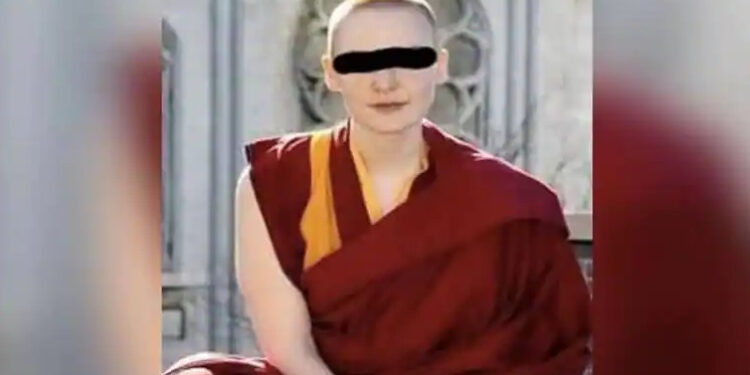 दिल्ली में बौद्ध भिक्षु के भेष में रह रही चीनी जासूस गिरफ्तार