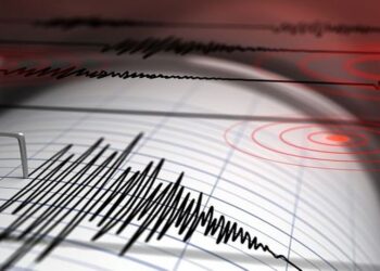 गुजरात में भूकंप के झटके महसूस किए गए, लोग घर से बाहर निकले