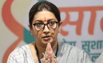 केजरीवाल अपनी राजनीति चमकाने के लिए 100 वर्षीय PM मोदी की माँ का अपमान किया: ईरानी