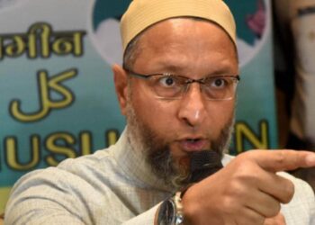 पुलिस अफसर के चुनचुन कर मारने वाले बयान पर भड़के ओवैसी