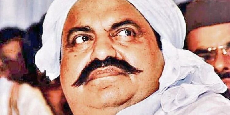 अतीक अहमद के बदले सुर, CM योगी को बताया बहादुर और ईमानदार