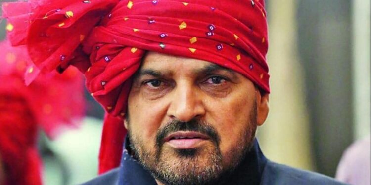 बाढ़ में शासन प्रशासन की लापरवाही पर बरसे बीजेपी सांसद बृजभूषण शरण सिंह