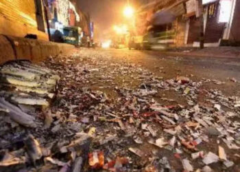 दिल्ली NCR में पाबंदी के बाद भी जमकर जलाये पटाखे, बढ़ा प्रदूषण