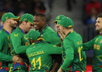 दक्षिण अफ्रीका के सामने ढेर हुई भारतीय टीम, टीम को मिली 7 विकेट से मात