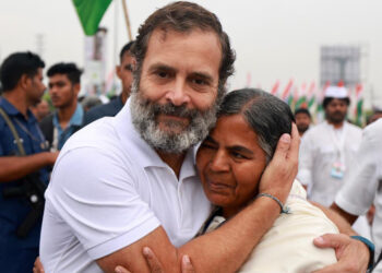 भारत जोड़ो यात्रा में शामिल हुईं रोहित वेमुला की माँ, राहुल गाँधी साझा किया तस्वीर