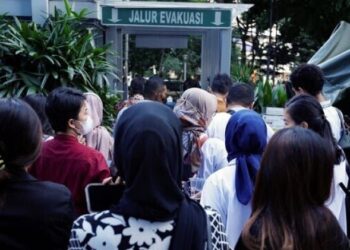 भूकंप से हिला इंडोनेशिया, 56 लोगों की मौत 300 से ज्यादा घायल