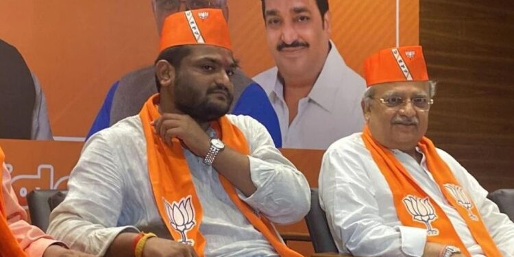 गुजरात चुनाव से पहले कोर्ट से हार्दिक पटेल को मिली राहत