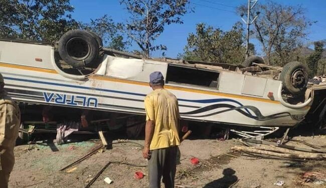 मणिपुर में स्कूली बच्चों से भरी बस पलटी, 15 से ज्यादा बच्चे घायल समेत कई की मृत्यु