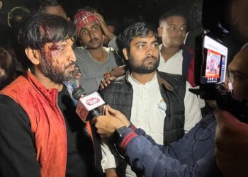 इलाहाबाद विश्वविद्यालय में सुरक्षा गार्ड और छात्रों के बीच में झड़प, छात्रों का आरोप: सुरक्षा गार्डों ने किया फायरिंग