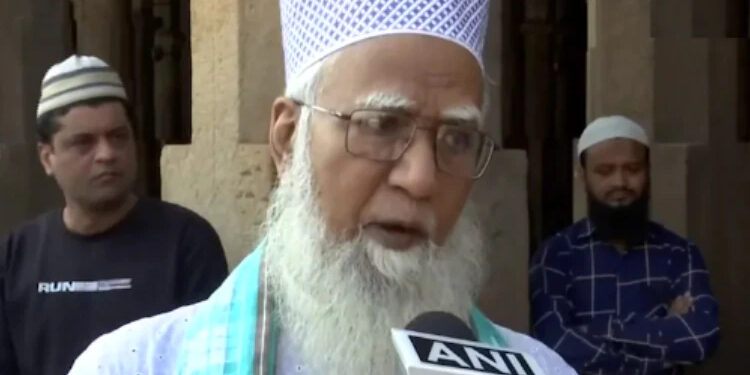 अहमदाबाद जामा मस्जिद के शाही इमाम का विवादित बयान, मुस्लिम महिलाओं को टिकट देने वाले इस्लाम विरोधी