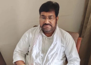 अखिलेश यादव के CM योगी की फ़ाइल वाले बयान पर बोले UP कांग्रेस अध्यक्ष, दोनों पार्टी अंदरखाने से मिली हुई है