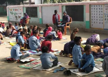 भारत में बढ़ता लाचार शिक्षा व्यवस्था, भर्ती के लिए बैठे लाखों शिक्षक अभ्यर्थी