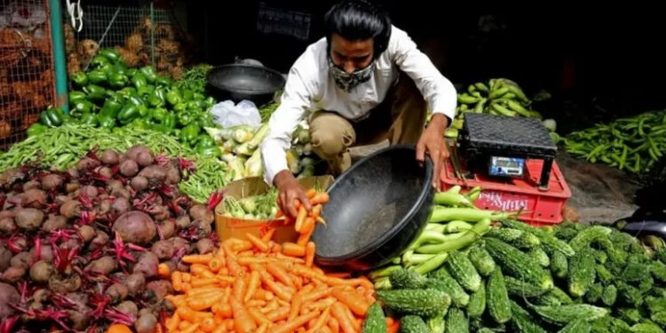 बढ़ती महंगाई पर काबू पाना रिजर्व बैंक के लिए एक चुनौती है