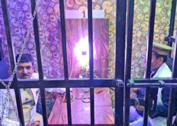 बिहार के युवक ने चाय की दुकान को बनाया लॉक अप, लोगों को खूब पसंद आ रहा ये तरीका