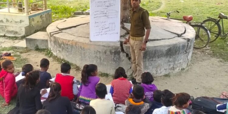 उत्तर प्रदेश के गोंडा में तैनात सिपाही मोहम्मद जाफ़र के शिक्षा को लेकर उठाए कदम की हो रही है सराहना