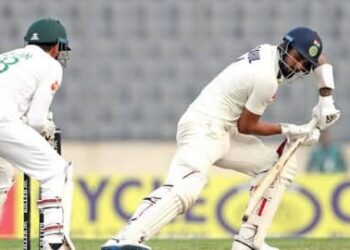 दूसरे टेस्ट मैच को जीतने के लिए भारत को 100 रनों की ज़रूरत, भारत के गिरे 4 विकेट