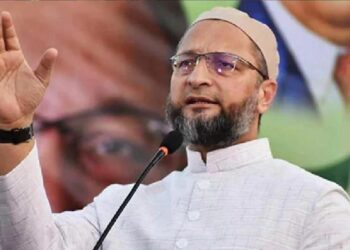 हमारी सेना जितनी मजबूत है, उतनी है सरकार कमजोर है: ओवैसी