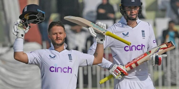 पाकिस्तान दौरे गई इंग्लिश टीम ने पहले दिन बनाया पहाड़ सा स्कोर, 4 विकेट खोकर बने 506 रन