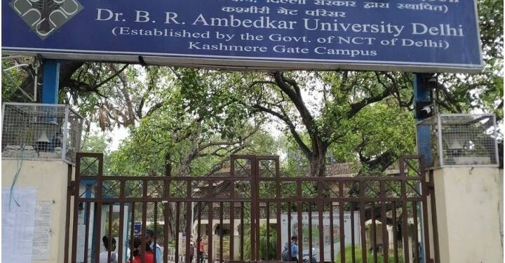 पीएम मोदी पर बीबीसी की डॉक्यूमेंट्री की स्क्रीनिंग को लेकर DU में गर्माया माहौल, धारा 144 लागू