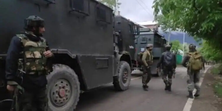 जम्मू कश्मीर के राजौरी में आतंकी हमला, कई घायल