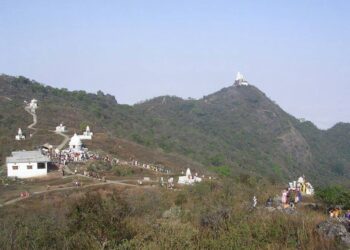 जैन तीर्थ सम्मेद शिखर अब नहीं बनेगा पर्यटन स्थल, केंद्र का फैसला