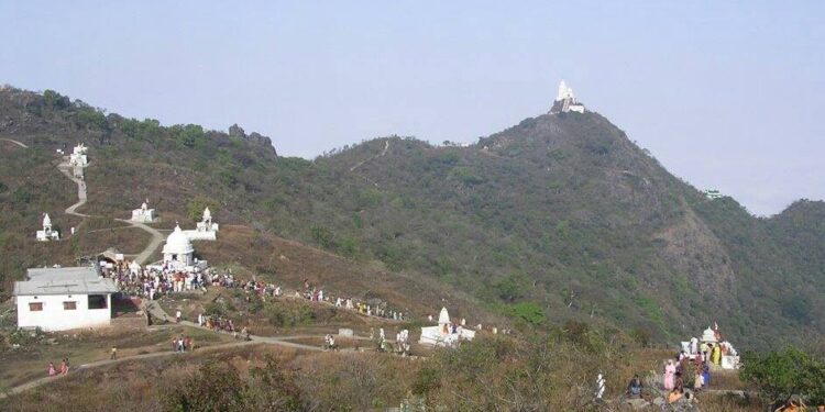 जैन तीर्थ सम्मेद शिखर अब नहीं बनेगा पर्यटन स्थल, केंद्र का फैसला