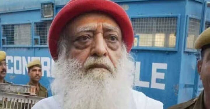 शिष्या के रेप मामले में आशाराम बापू उम्र कैद की सज़ा