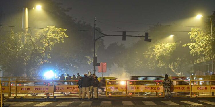 दिल्ली कंझावला मामले में 12 किलोमीटर तक घसीटा गया और पुलिस के गश्ती टीम को मालूम नहीं पड़ा