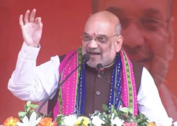 कांग्रेसियों को मारने वाले कम्युनिस्टों के साथ कांग्रेस इलू- इलू कर रही: अमित शाह