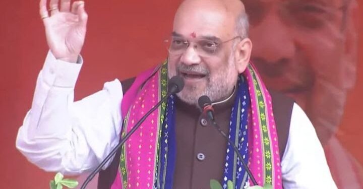 कांग्रेसियों को मारने वाले कम्युनिस्टों के साथ कांग्रेस इलू- इलू कर रही: अमित शाह