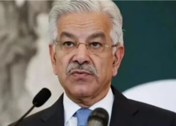 पाकिस्तान दिवालिया हो चुका है, हम सब दिवालिया हो गए: पाकिस्तानी रक्षा मंत्री