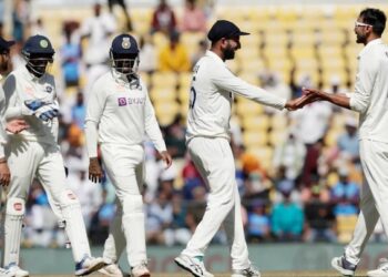 भारतीय स्पिनर्स के सामने कंगारू टीम ने टेके घुटने, भारतीय टीम पारी और 132 रन से जीती