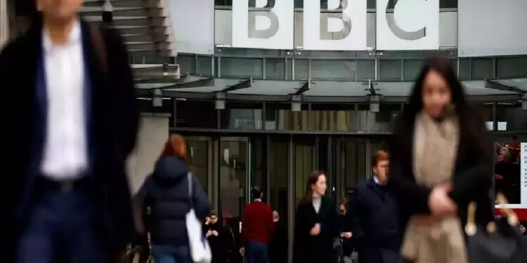 BBC के दफ्तरों पर आयकर विभाग के छापेमारी पर भड़की विपक्ष, कांग्रेस समेत अन्य दलों ने की निंदा