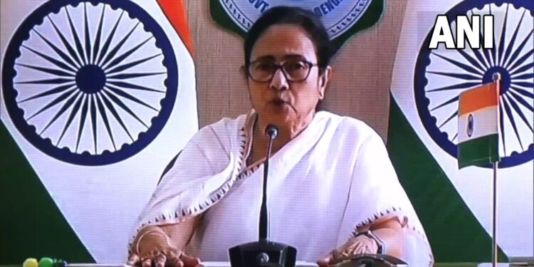 बंगाल उपचुनाव के नतीजे पर ममता आरोप, भाजपा के वोट भी कांग्रेस को ट्रांसफर हुए है