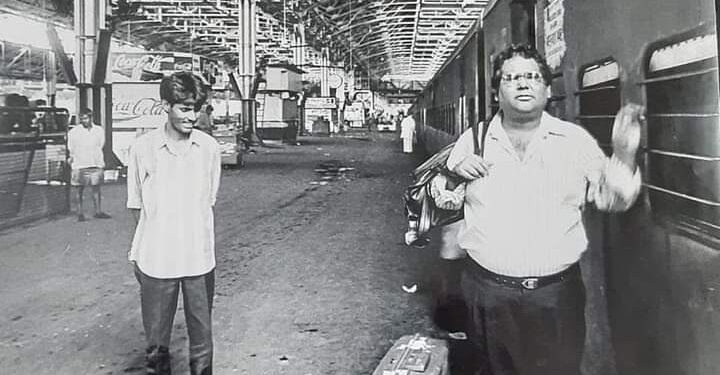 एक छोटा सा बक्सा लेकर मुंबई आने वाले सतीश कौशिक जमाने भर की मुहब्बत लेकर जा रहे हैं