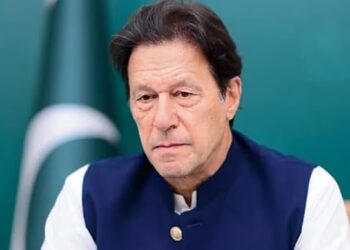 पूर्व पाकिस्तानी पीएम इमरान खान को गिरफ़्तार करने पहुंची पुलिस