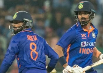 राहुल-जडेजा की शतकीय साझेदारी और शमी-सिराज गेंदबाज़ी के सामने ढेर हुई कंगारू टीम