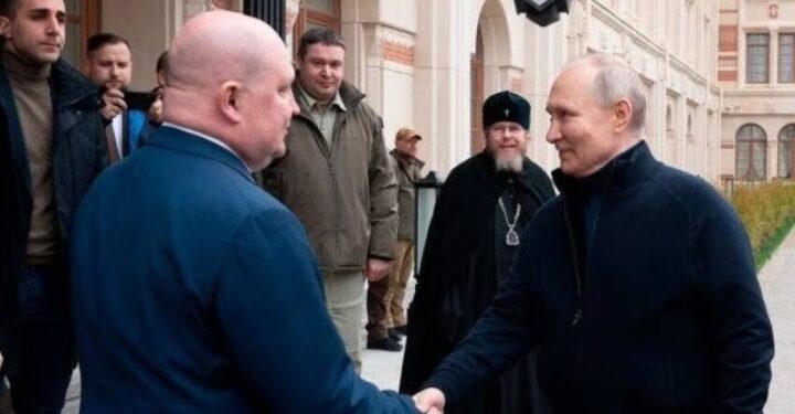 यूक्रेन के मारियुपोल पहुंचे रूसी राष्ट्रपति पुतिन, रूसी कब्जे में है मारियुपोल शहर