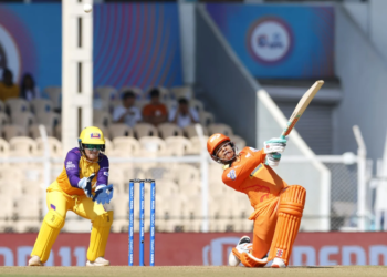 यूपी वॉरियर्स ने महिला प्रीमियर लीग में गुजरात जाएंट्स को हराकर प्लेऑफ में बनाया जगह