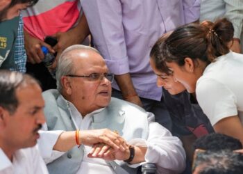 धरने पर बैठे पहलवानों के समर्थन में आए सतपाल मलिक, बोले कि पीएम को किसानों की तरह अब पहलवानों से भी माफी मांगी पड़ेगी