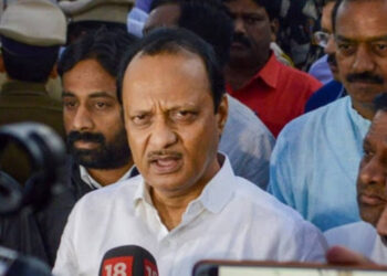 मैं एनसीपी में हूँ और एनसीपी में ही रहूँगा: एनसीपी नेता अजीत पवार