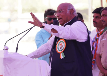 कांग्रेस अध्यक्ष मलिकार्जुन खरगे ने पीएम मोदी की तुलना जहरीले सांप से की