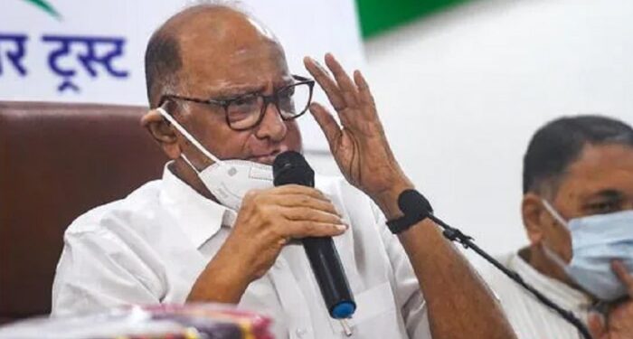 शरद पवार का एनसीपी के अध्यक्ष पद से इस्तीफा, सुप्रिया सुले और अजीत पवार में खींचतान