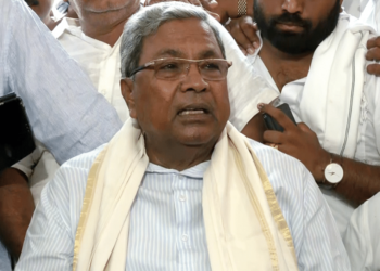 सिद्धारमैया सरकार ने पहली बार प्रशासनिक अफसरों के तबादले का किया आदेश, 10 से अधिक अफसर शामिल