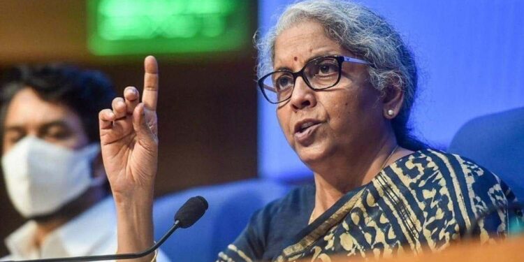 ओबामा के बयान पर भड़की वित्त मंत्री निर्मला सितारमण, कहा कि मुस्लिम देशों पर बमबारी करने वाले के आरोपों पर कैसे भरोसा करें