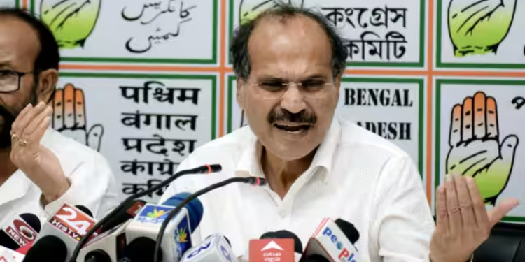 धरने पर बैठे कांग्रेस सांसद अधीर रंजन चौधरी ने कहा कि हमारी मांगे पूरी नहीं हुई तो आंदोलन होगा